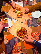 Lade das Bild in den Galerie-Viewer, Ticket für "Klassiker meets Classico" - Flammkuchen-Pizza Event - 06. März 2026