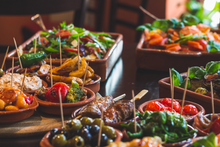 Lade das Bild in den Galerie-Viewer, Ticket für #flammkuchenliebe meets #tapaslove am 20. März 2026 in Herxheim und 25. September 2026 in Karlsruhe