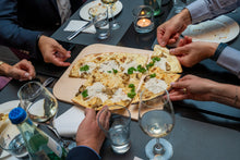 Lade das Bild in den Galerie-Viewer, Ticket für "Flammkuchen Feinschmecker Special" - am 10.10.2026 im Hotel Der Blaue Reiter