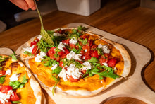 Lade das Bild in den Galerie-Viewer, Ticket für "Flammkuchen Feinschmecker Special" - am 10.10.2026 im Hotel Der Blaue Reiter